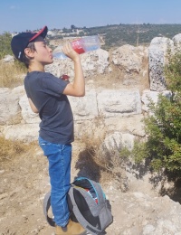 חרבת שחאדה . מבנה בסיתות שוליים מהודר.jpg