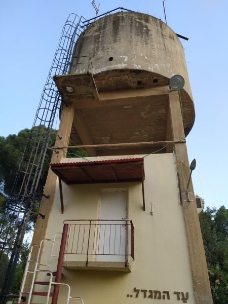 קובץ:מגדלבאריצח.jpg
