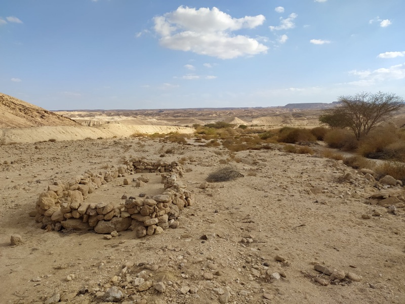 קובץ:מחסותערוץרכבא.jpg