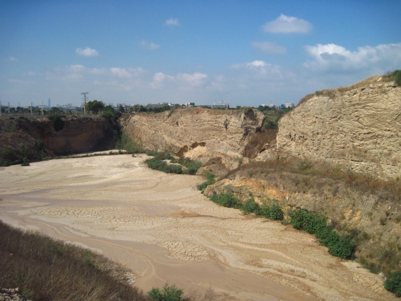 קובץ:מחצבתהרצל.JPG