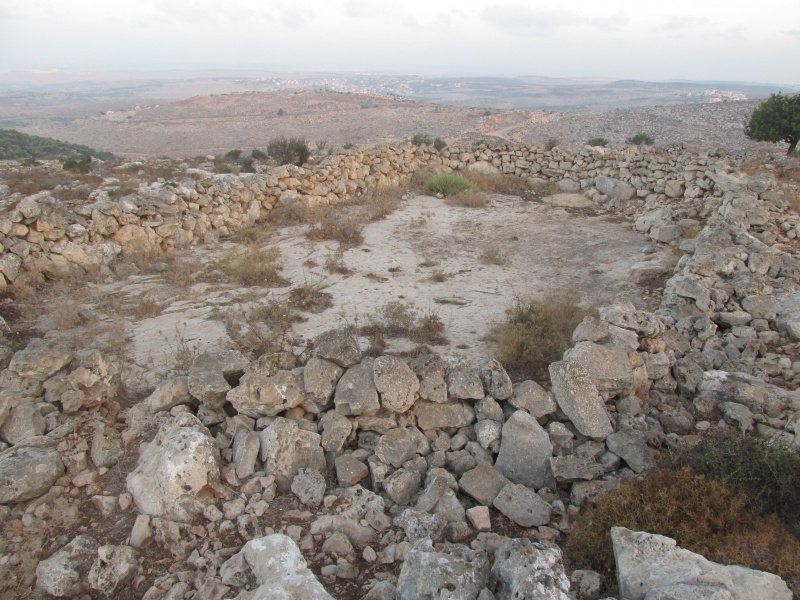 קובץ:מכלאתחרוב.JPG