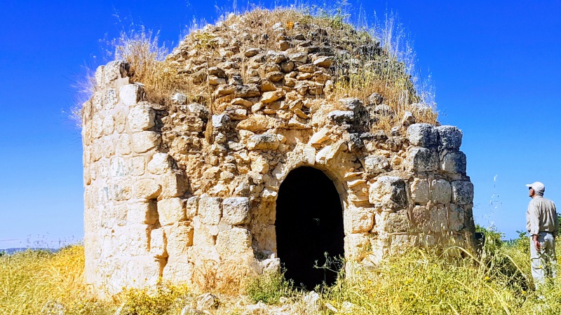 קובץ:עמדת שמירה בית ג'ימאל.jpg