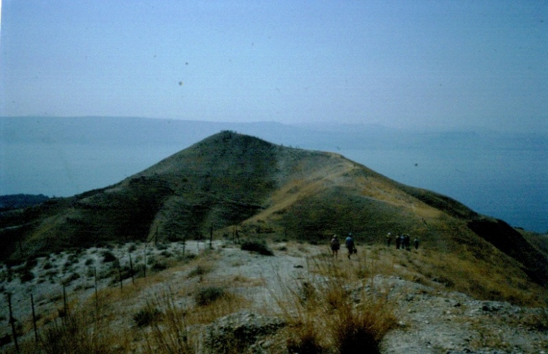 קובץ:קרן עין גב - בירידה מרמת הגולן.jpg