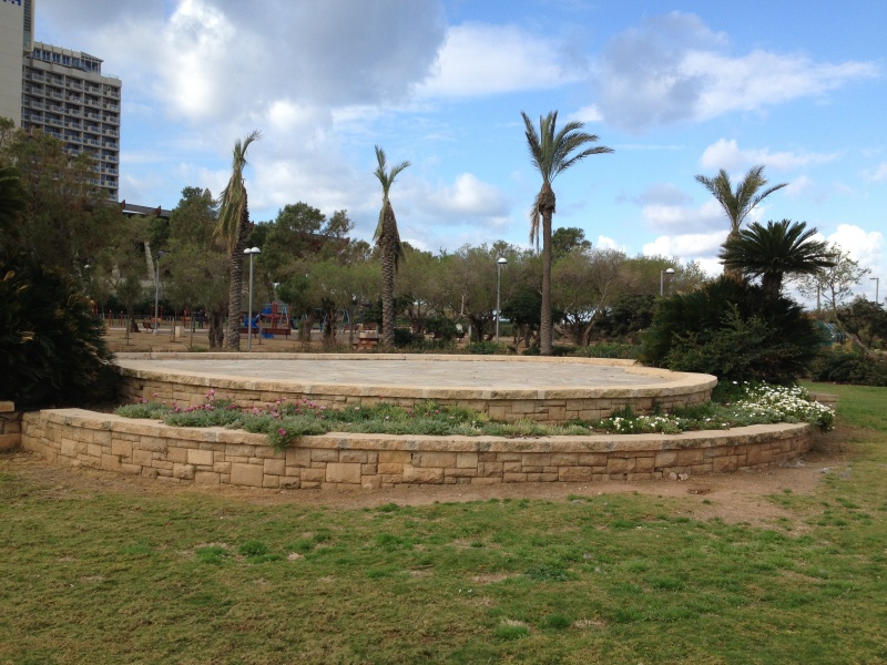 קובץ:2013.03.1-081326.382.iphone.jpg