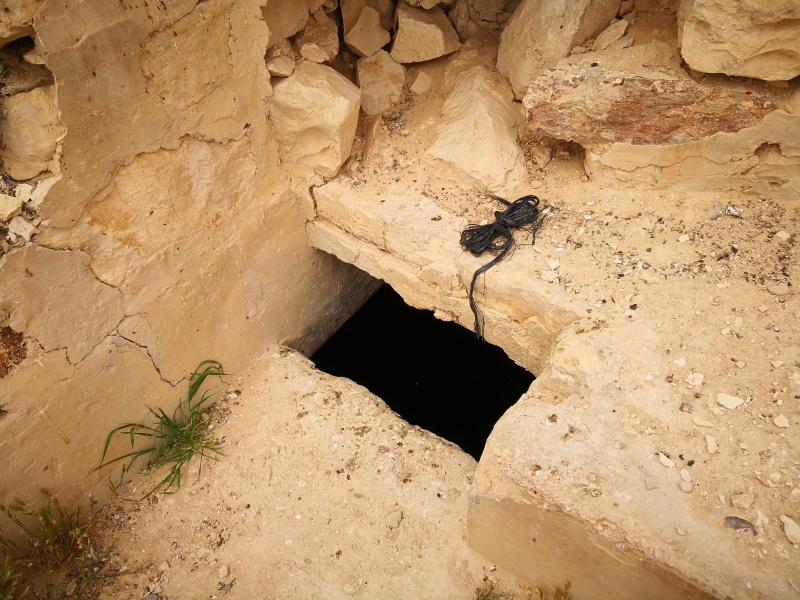 קובץ:Cistern2.jpg