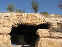 El juf grave cave.jpg