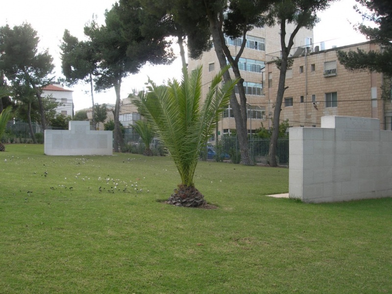 קובץ:Talpiot british cemetery.jpg